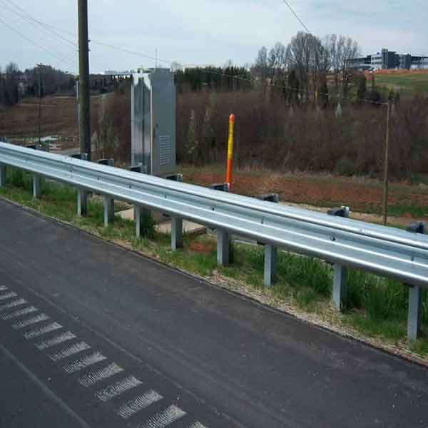 非洲公路护栏