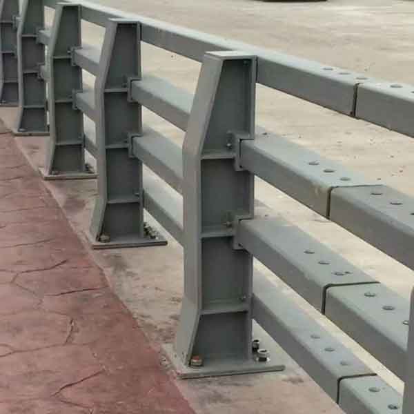 Crash Barrier In Bridge